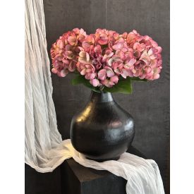 Hortenzia virágkompozíció  fém váza