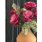 Rózsák virágkompozíció fém váza
