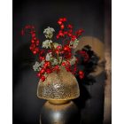 Piros virágkompozíció arany váza