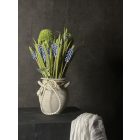 Fürtös gyöngyike virágkompozíció fém váza