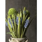 Fürtös gyöngyike virágkompozíció fém váza