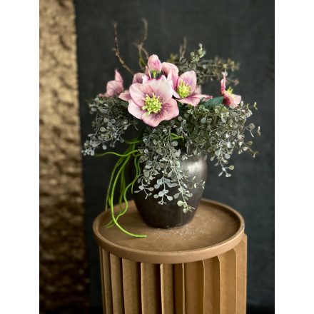 Helleborus virágkompozíció  kancsó váza