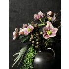 Helleborus virágkompozíció  kancsó váza