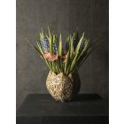 Fürtös gyöngyike virágkompozíció barna kaspó