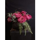 Hatalmas rózsák virágkompozíció fekete tál