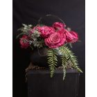 Hatalmas rózsák virágkompozíció fekete tál